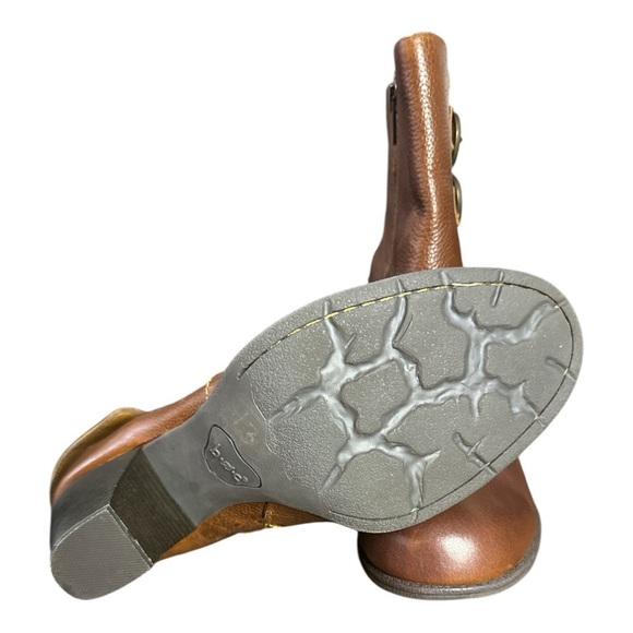 Born B.O.C Traipse Brown Heeled Booties - Picture 4 of 7